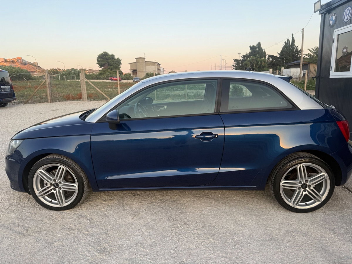 Audi A1 1.6 TDI 105 CV Attraction (8)