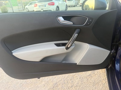 Audi A1 1.6 TDI 105 CV Attraction (9)