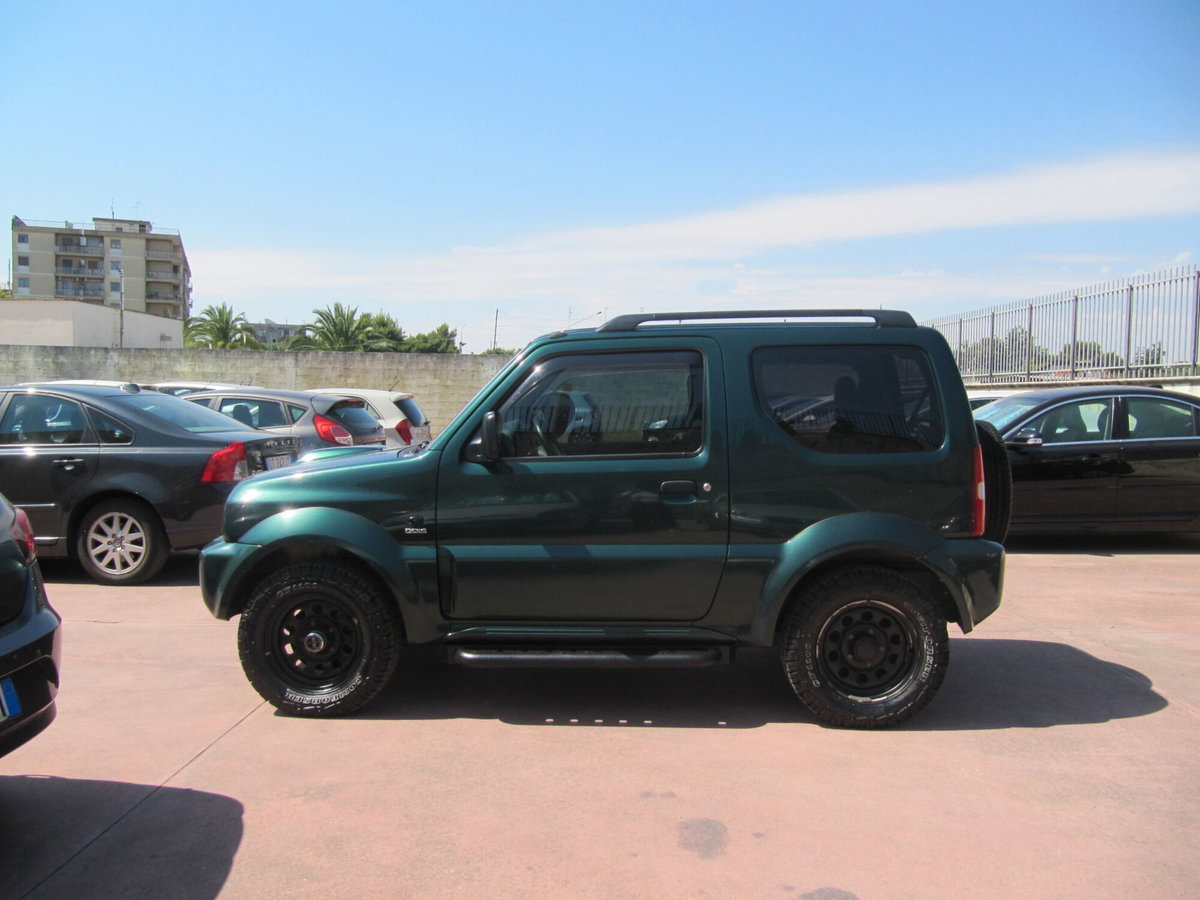 Suzuki Jimny 1.5 DDiS cat 4WD JLX Più (2)