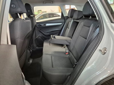 Skoda Karoq 2.0 TDI EVO SCR 115 CV DSG Executive (9)