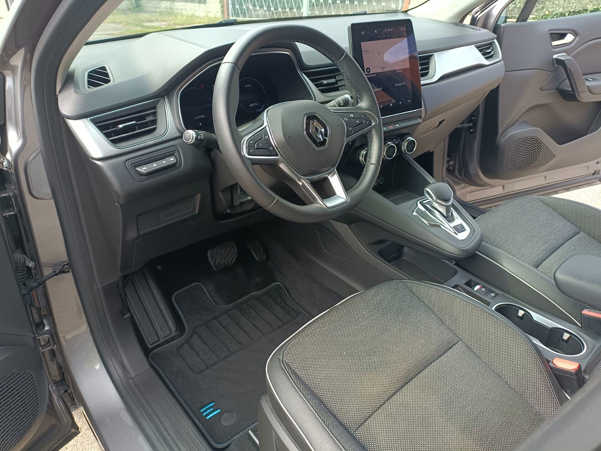 Renault Captur Plug-in Hybrid E-Tech 160 CV Intens (10)