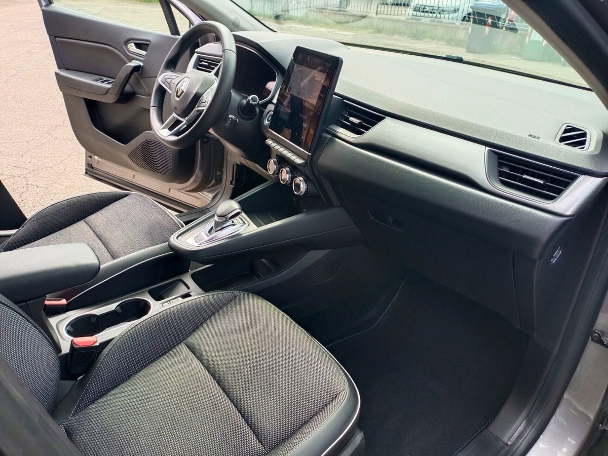 Renault Captur Plug-in Hybrid E-Tech 160 CV Intens (11)