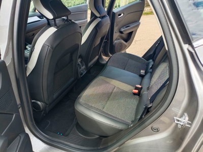 Renault Captur Plug-in Hybrid E-Tech 160 CV Intens (14)