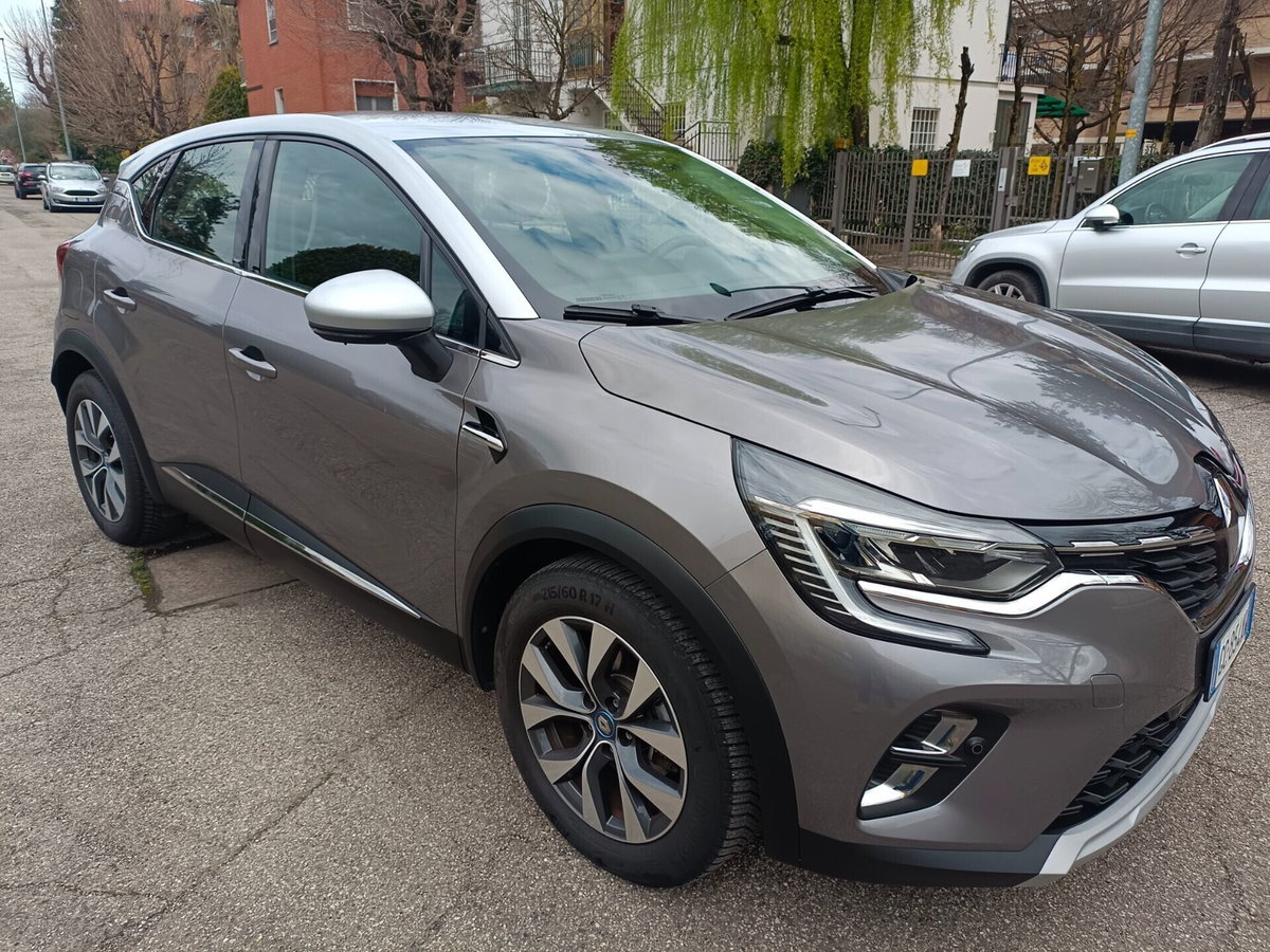Renault Captur Plug-in Hybrid E-Tech 160 CV Intens (5)