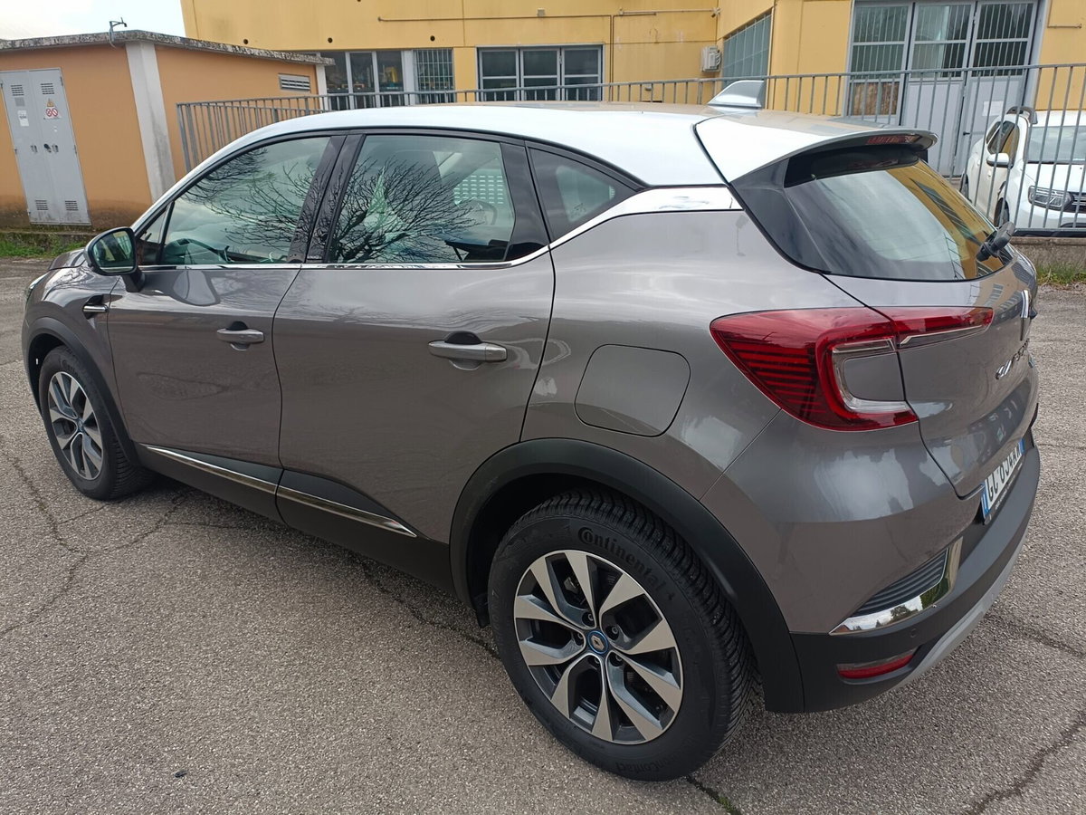 Renault Captur Plug-in Hybrid E-Tech 160 CV Intens (7)