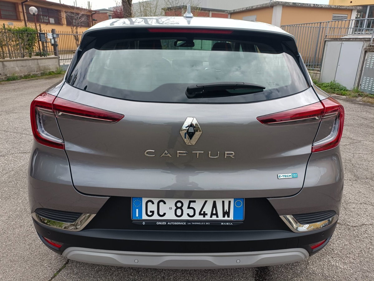Renault Captur Plug-in Hybrid E-Tech 160 CV Intens (8)