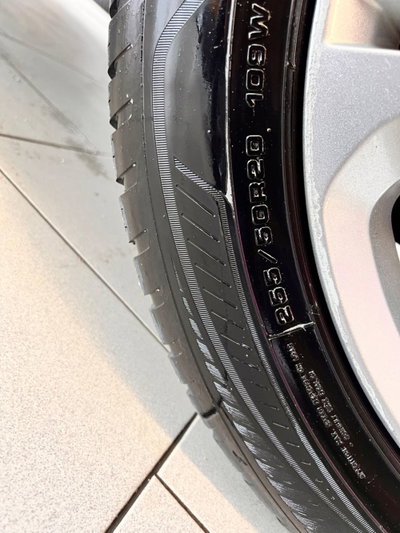 Jaguar E-Pace 2.0D 180 CV AWD (20)