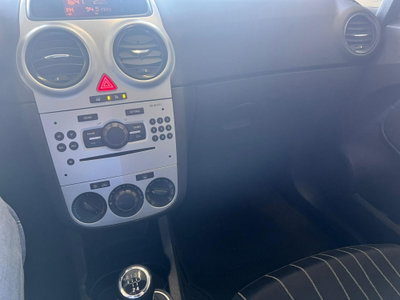 Opel Corsa 1.2 80CV 5 porte GPL-TECH Edition (6)