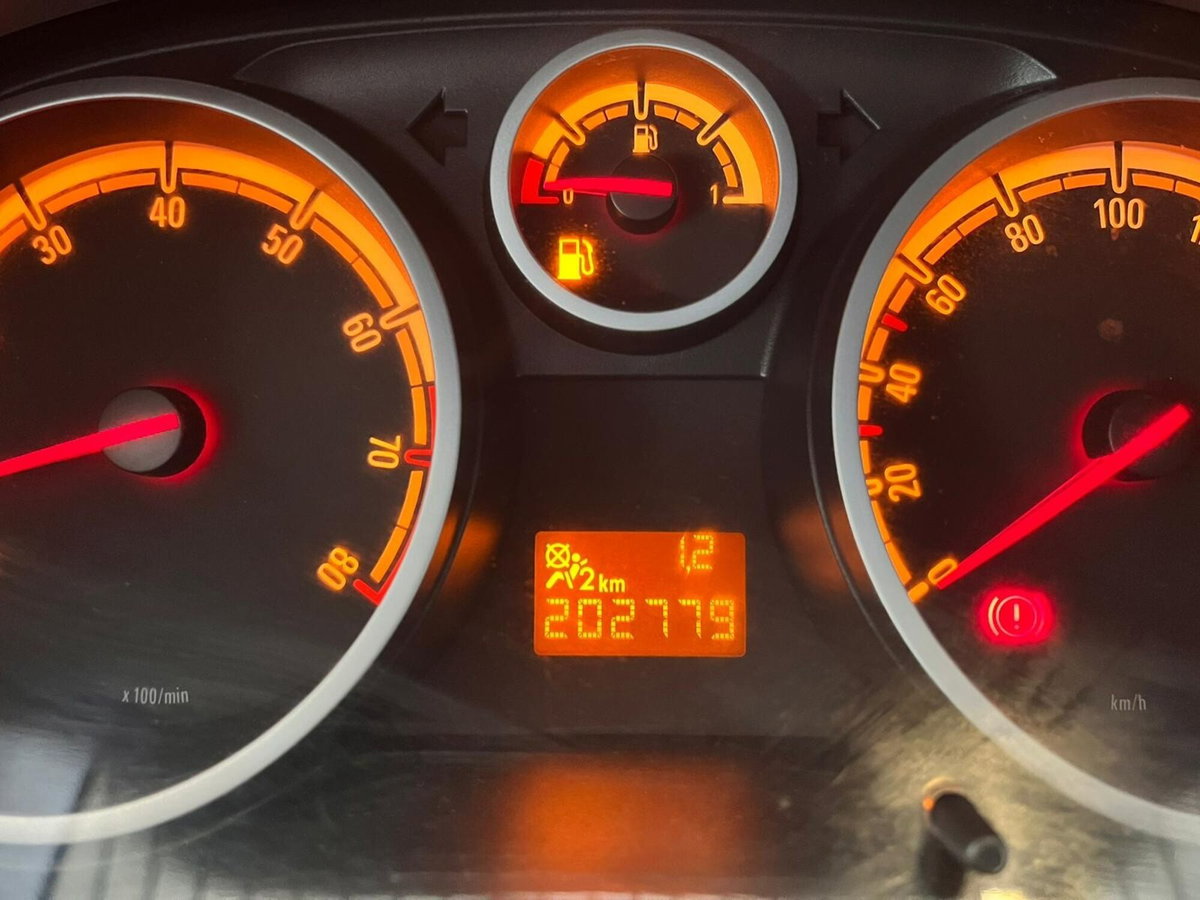 Opel Corsa 1.2 80CV 5 porte GPL-TECH Edition (7)