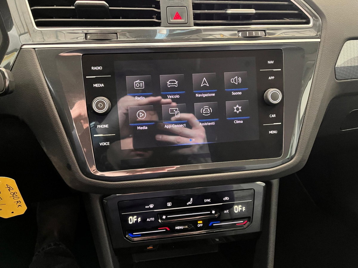 Volkswagen Tiguan 2.0 TDI 150 CV SCR DSG 4MOTION Life (11)