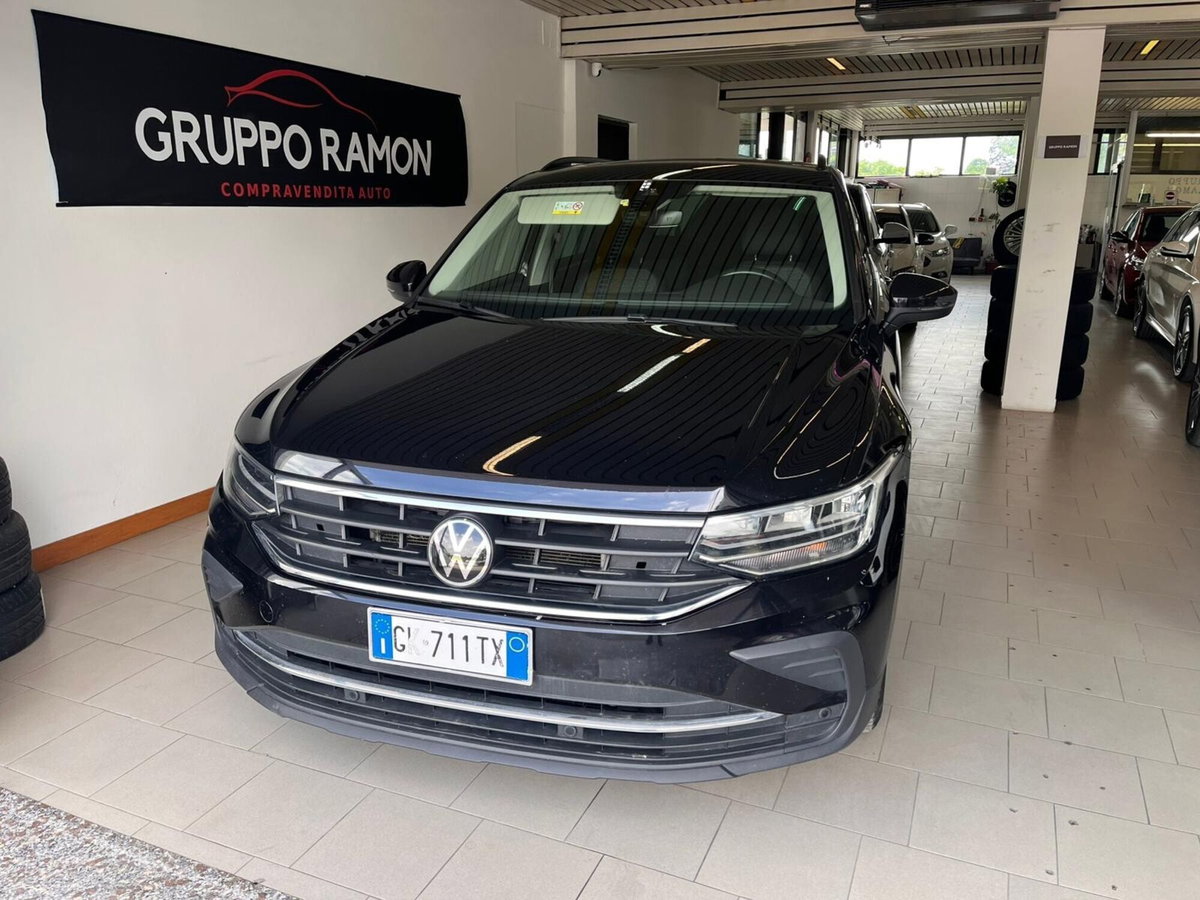 Volkswagen Tiguan 2.0 TDI 150 CV SCR DSG 4MOTION Elegance (2)