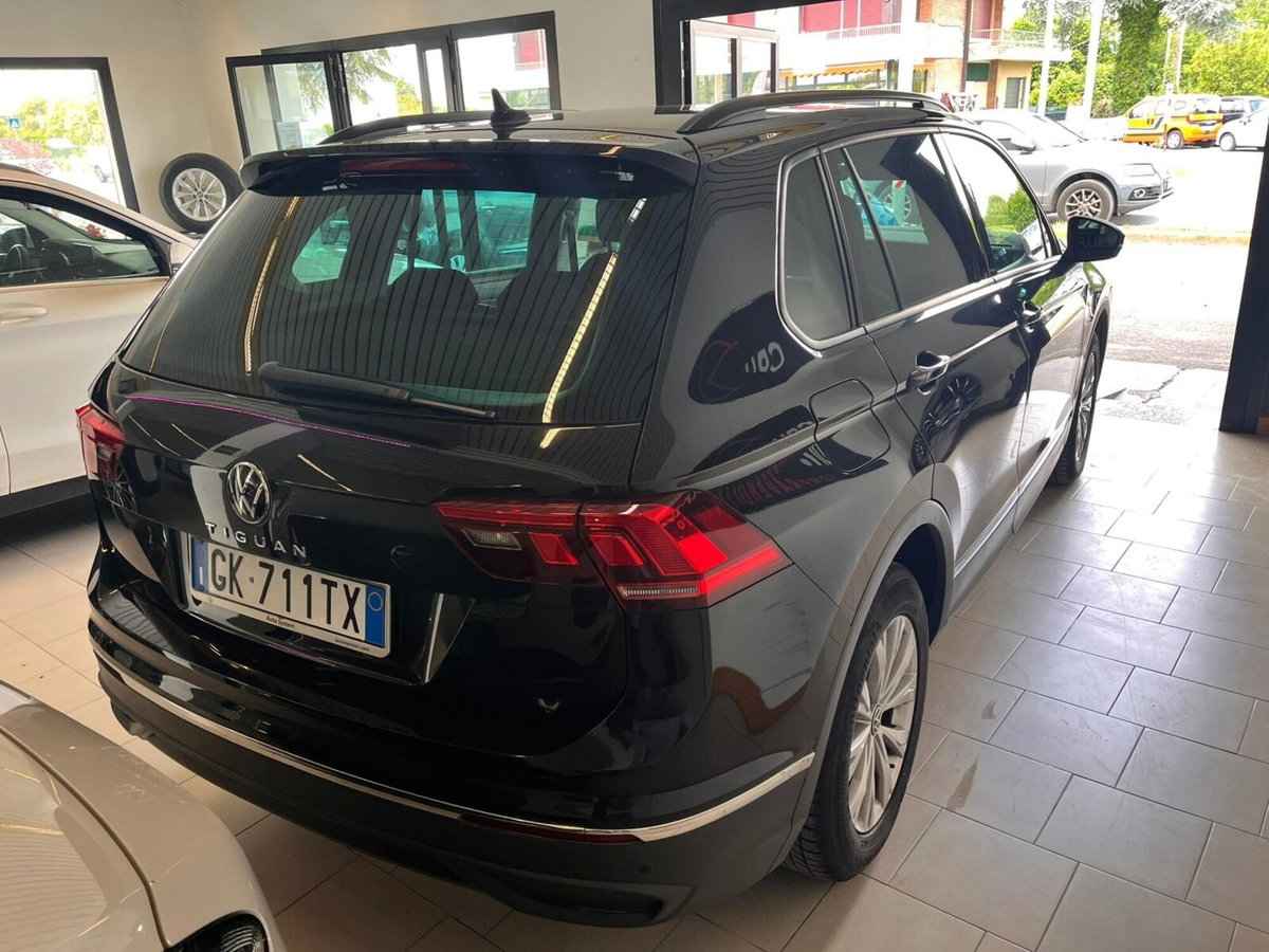 Volkswagen Tiguan 2.0 TDI 150 CV SCR DSG 4MOTION Elegance (4)
