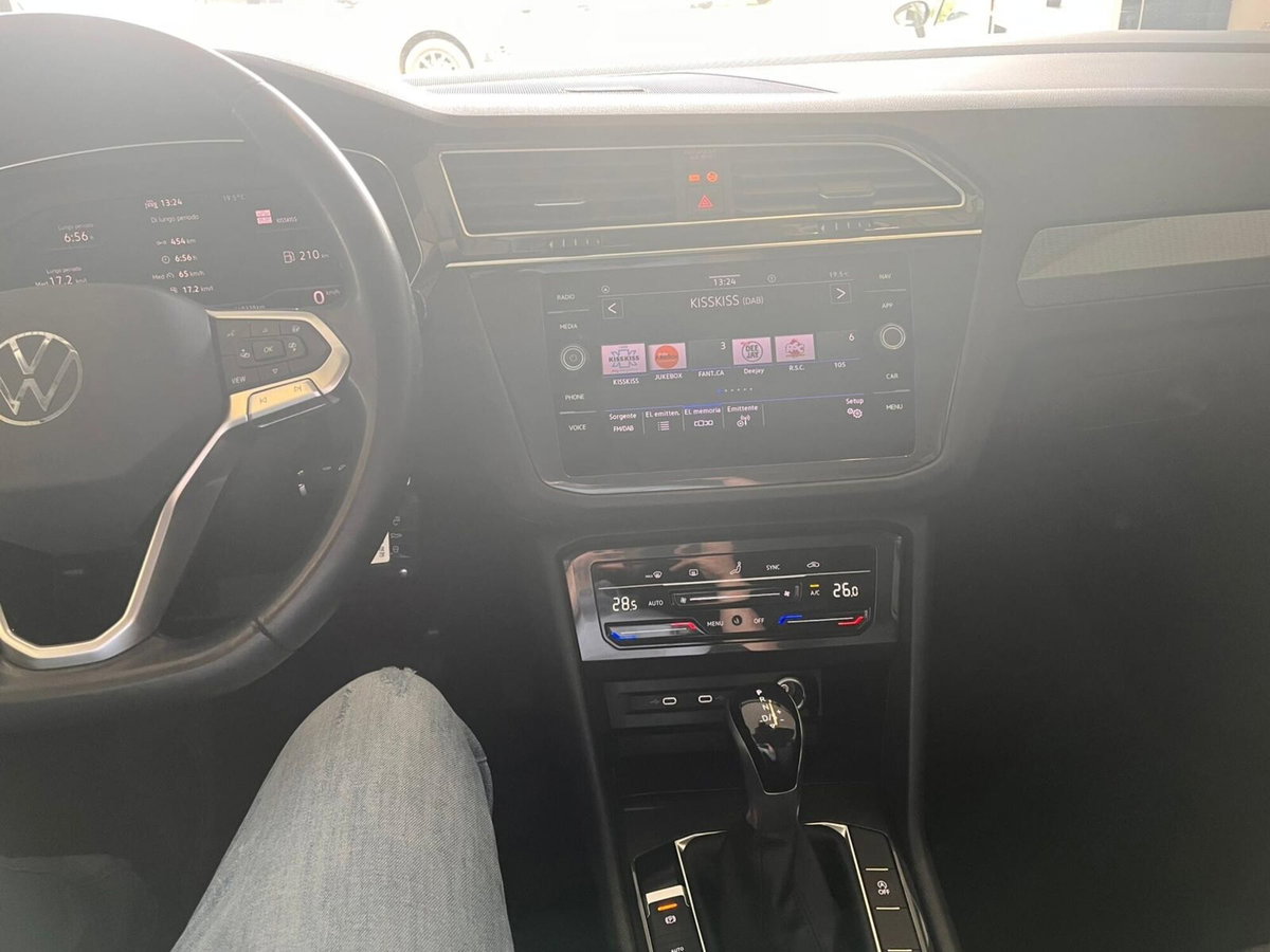 Volkswagen Tiguan 2.0 TDI 150 CV SCR DSG 4MOTION Elegance (9)
