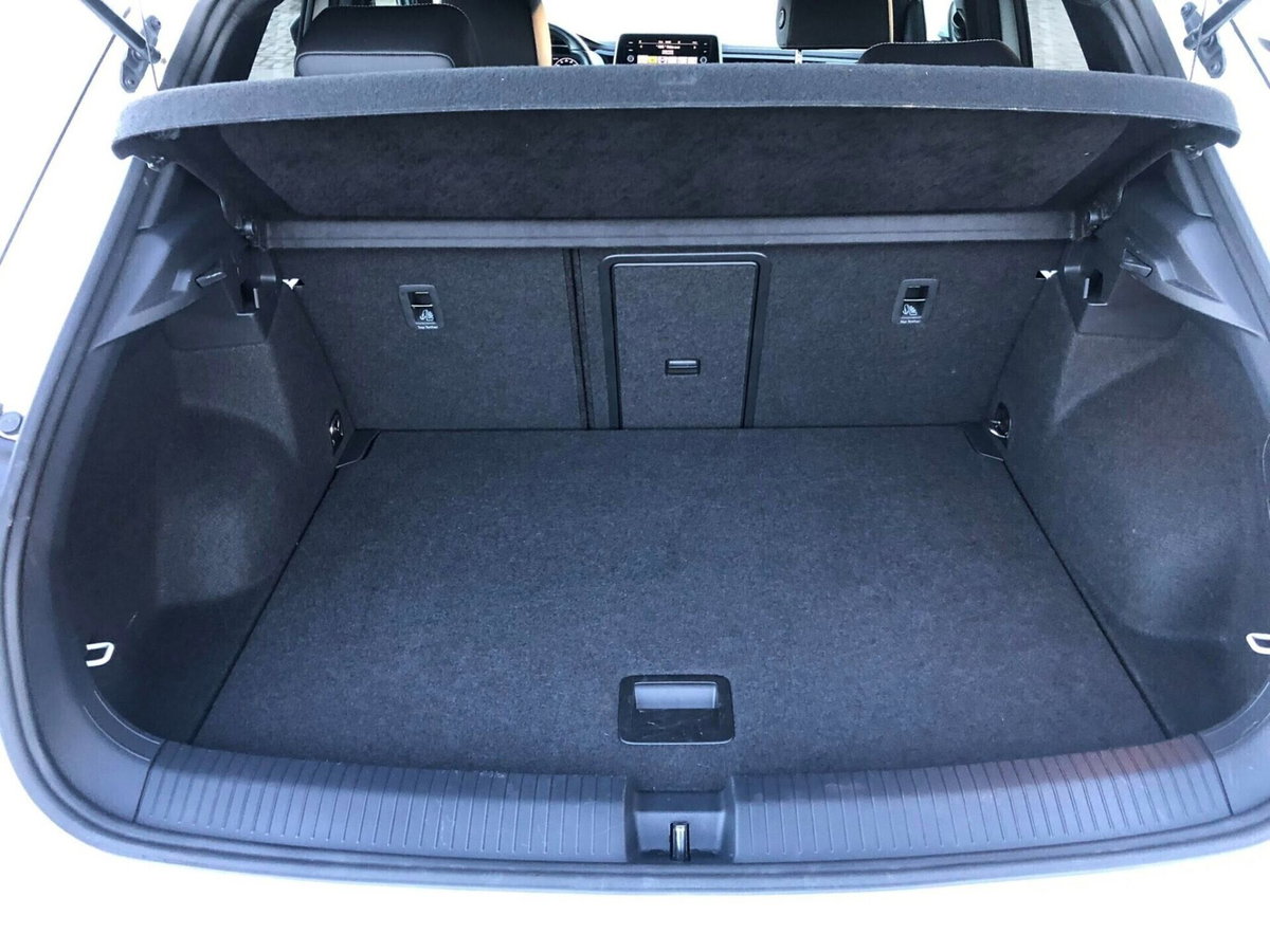 Volkswagen T-Roc 2.0 tdi R-Line 115cv (9)