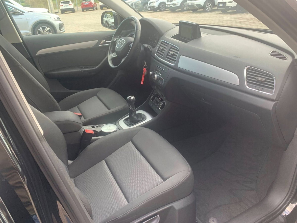 Audi Q3 2.0 TDI 120 CV Sport (10)
