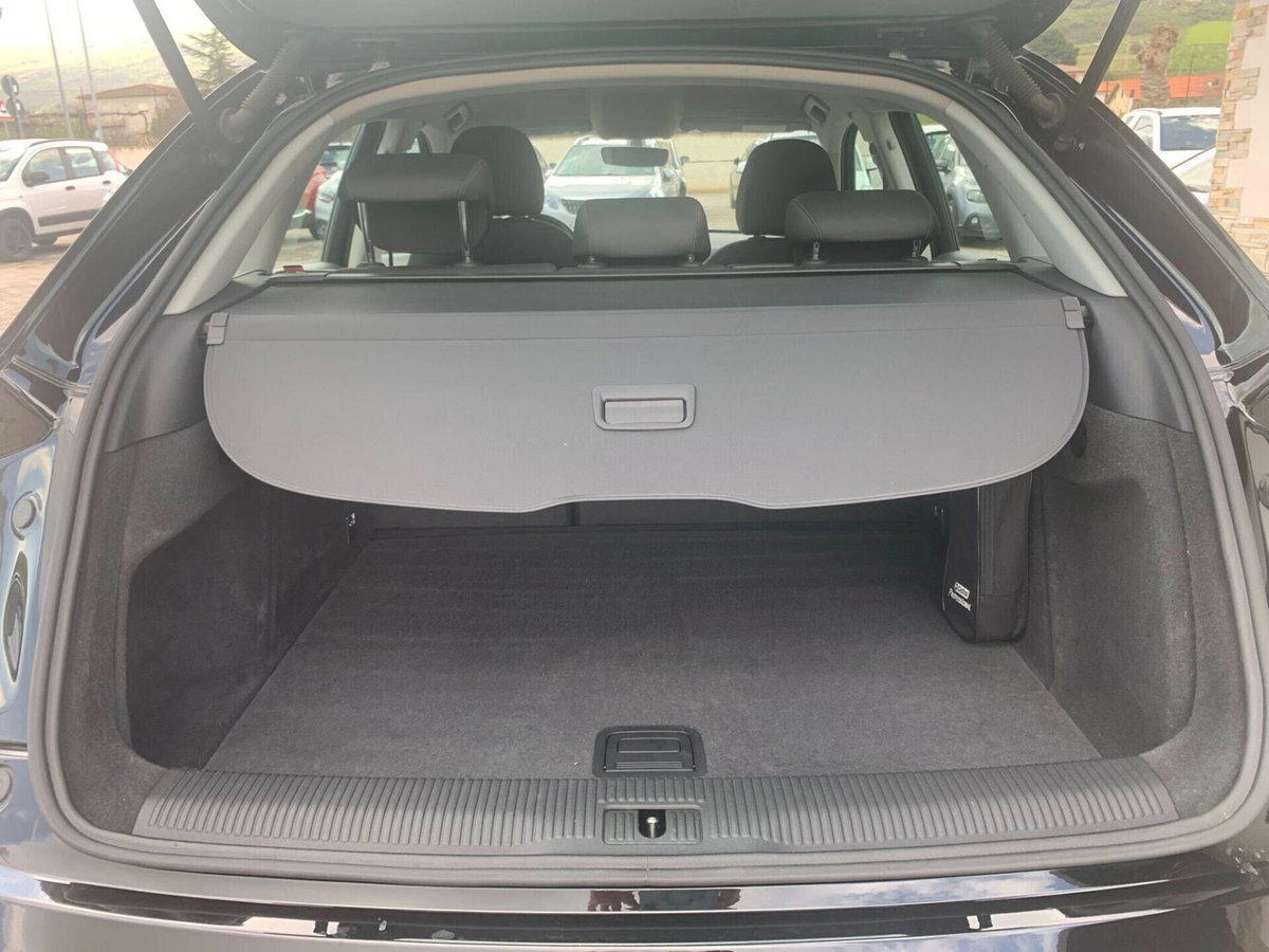 Audi Q3 2.0 TDI 120 CV Sport (14)