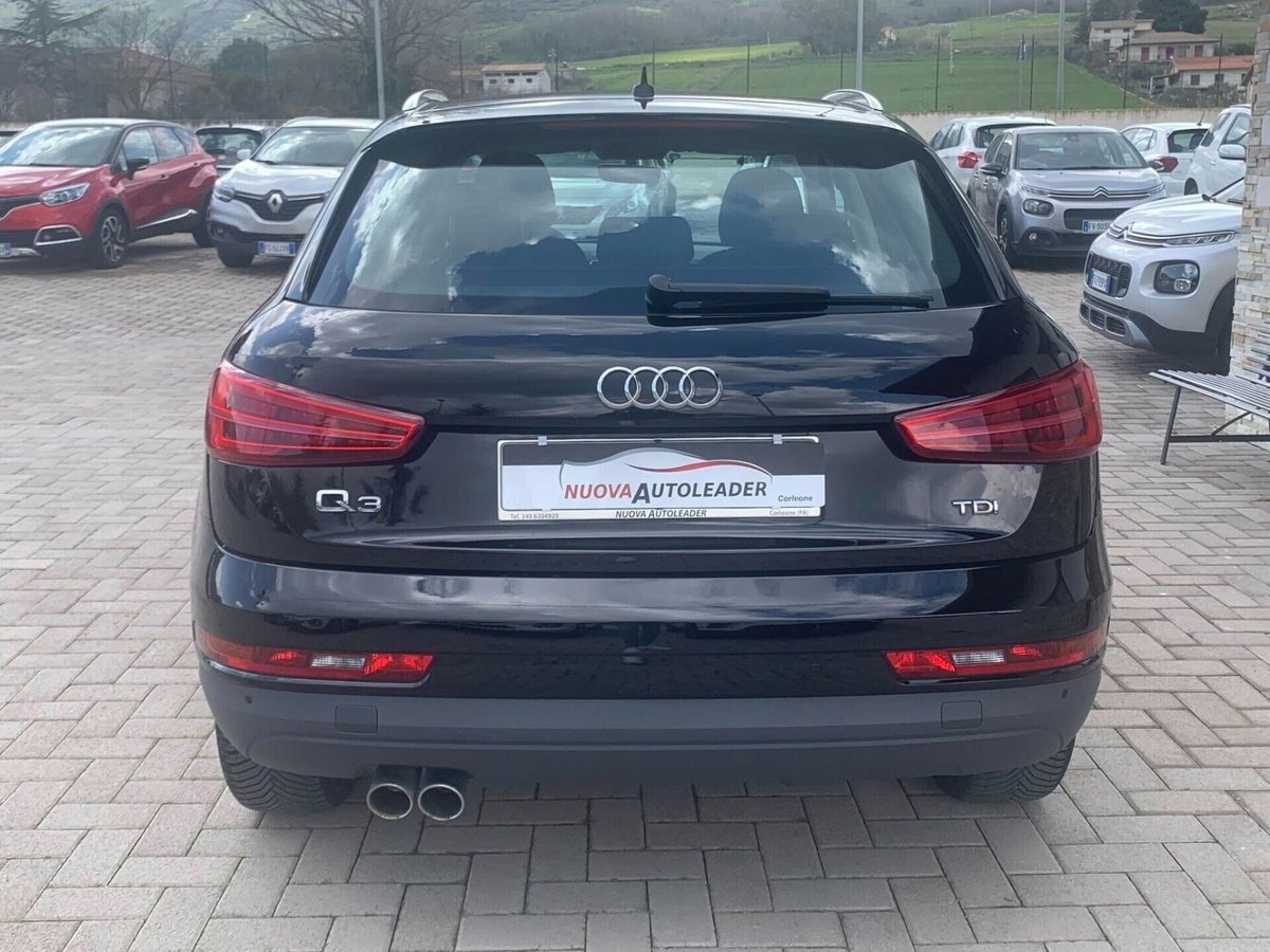 Audi Q3 2.0 TDI 120 CV Sport (5)