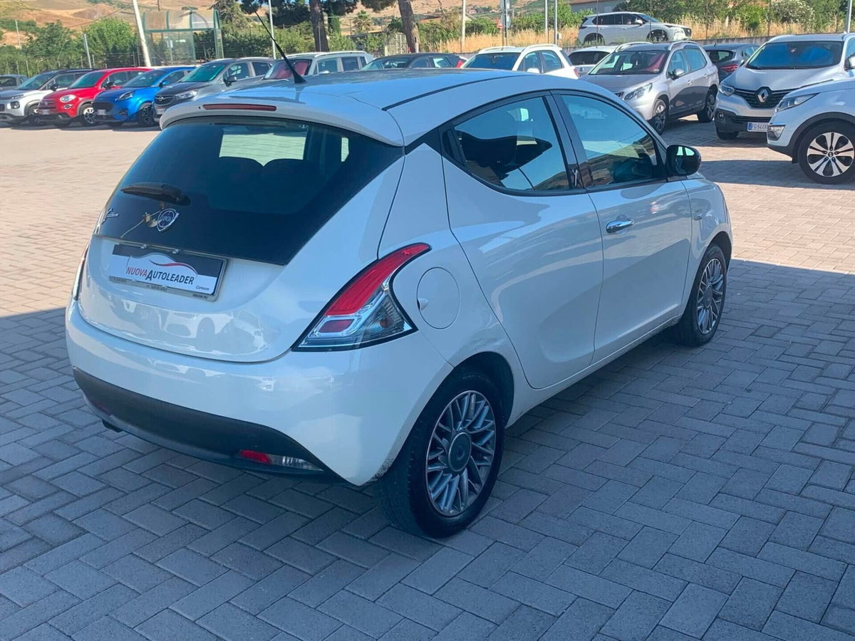Lancia Ypsilon 1.3 MJT 16V 95 CV 5 porte S&S Gold (4)