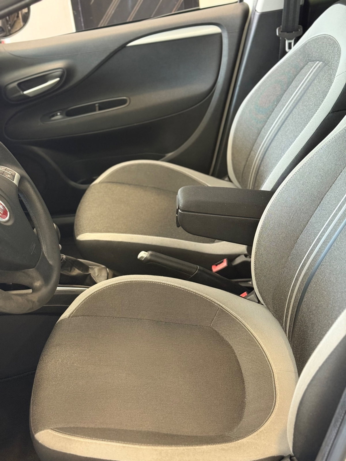 Fiat Punto 1.4 8V 5 porte Natural Power Pop (11)