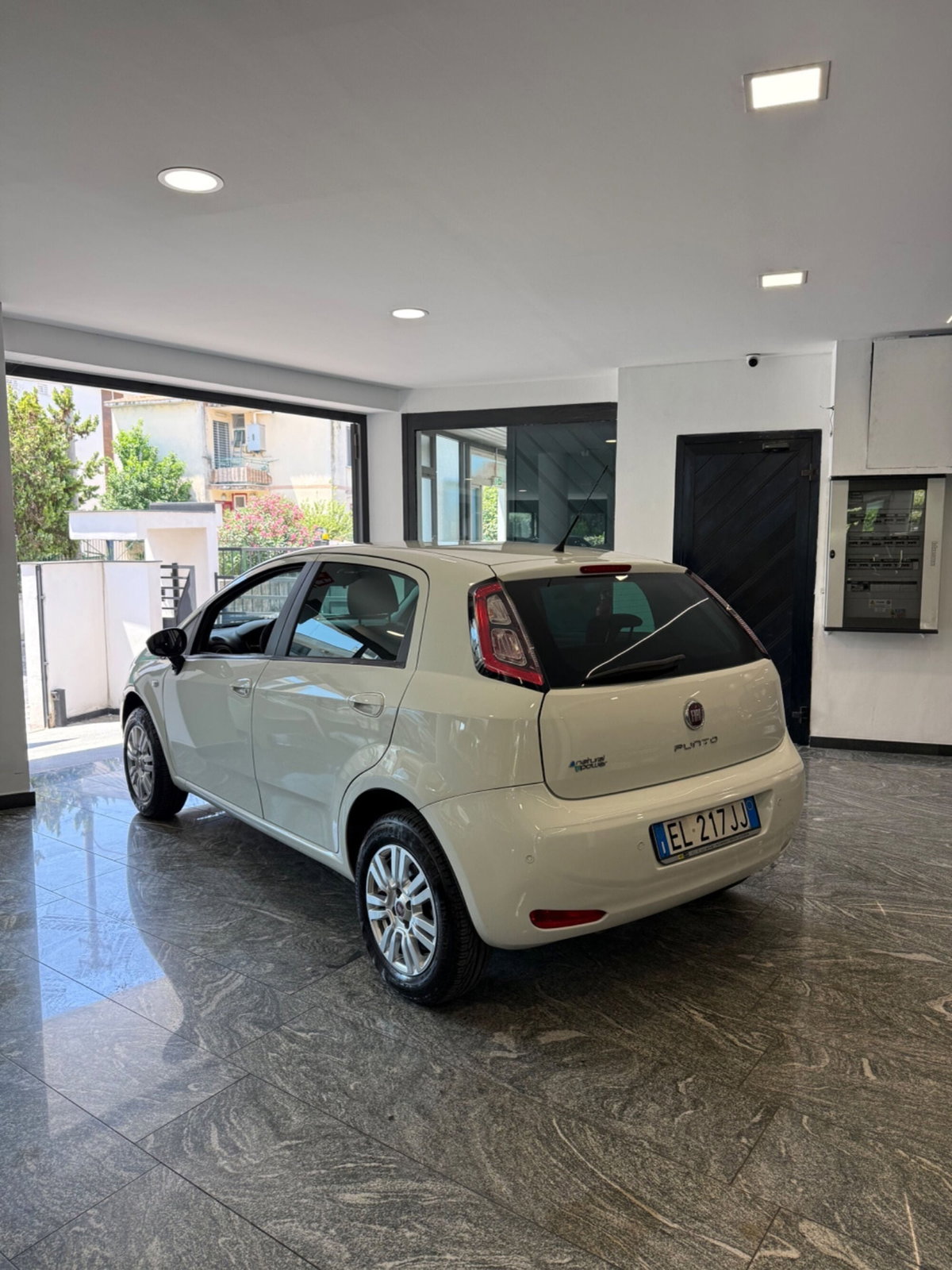 Fiat Punto 1.4 8V 5 porte Natural Power Pop (2)