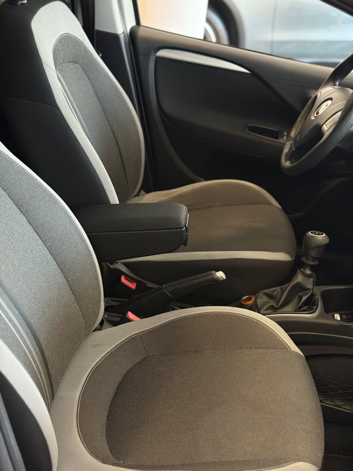 Fiat Punto 1.4 8V 5 porte Natural Power Pop (8)