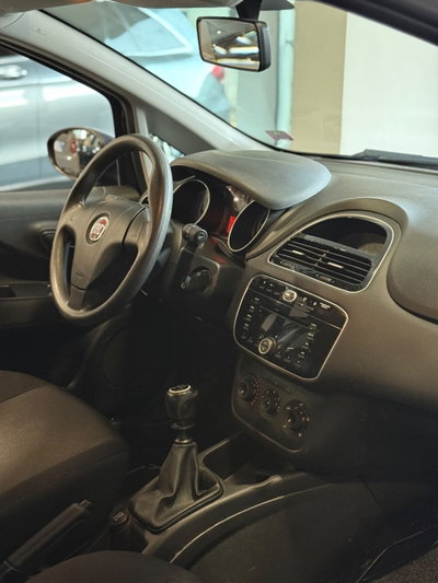 Fiat Punto 1.4 8V 5 porte Natural Power Street (8)