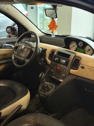 Lancia Ypsilon 1.2 Argento (11)