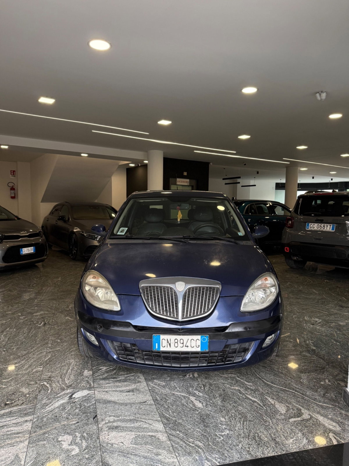 Lancia Ypsilon 1.2 Argento (8)