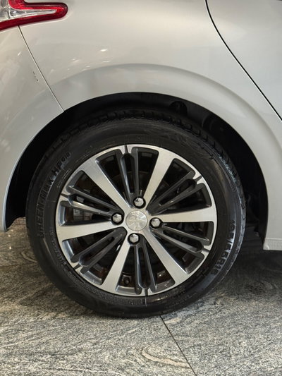 Peugeot 208 VTi 95 CV 5p. GPL Allure (10)