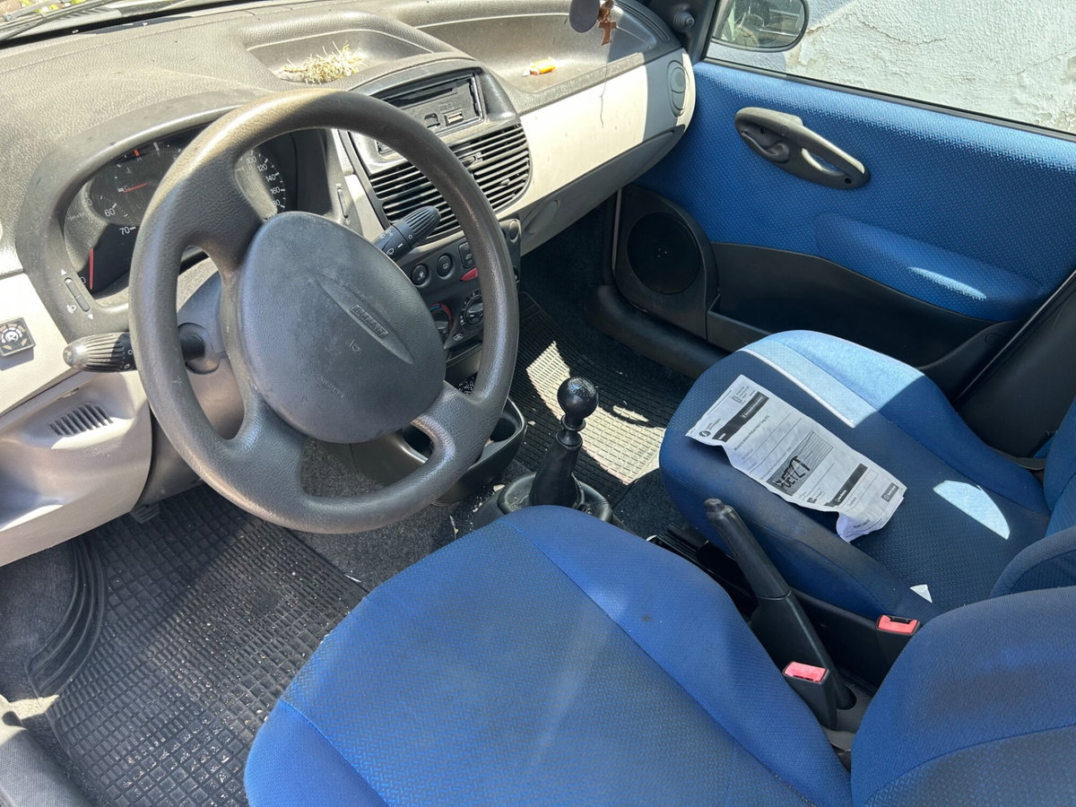 Fiat Punto 1.2i cat 5 porte EL (4)