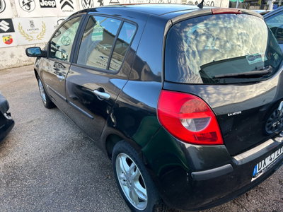 Renault Clio 1.5 dCi 85CV 5 porte Dynamique (2)