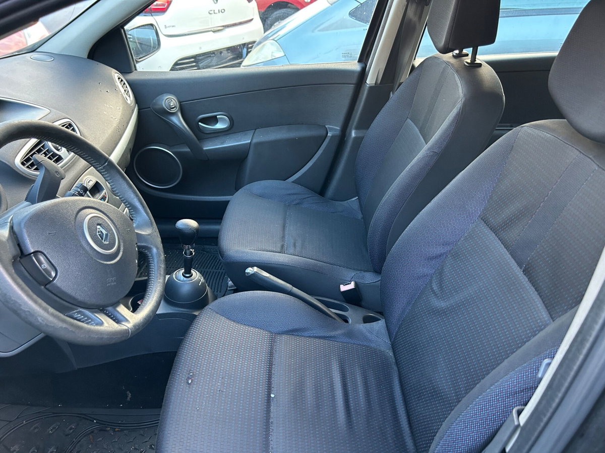 Renault Clio 1.5 dCi 85CV 5 porte Dynamique (5)