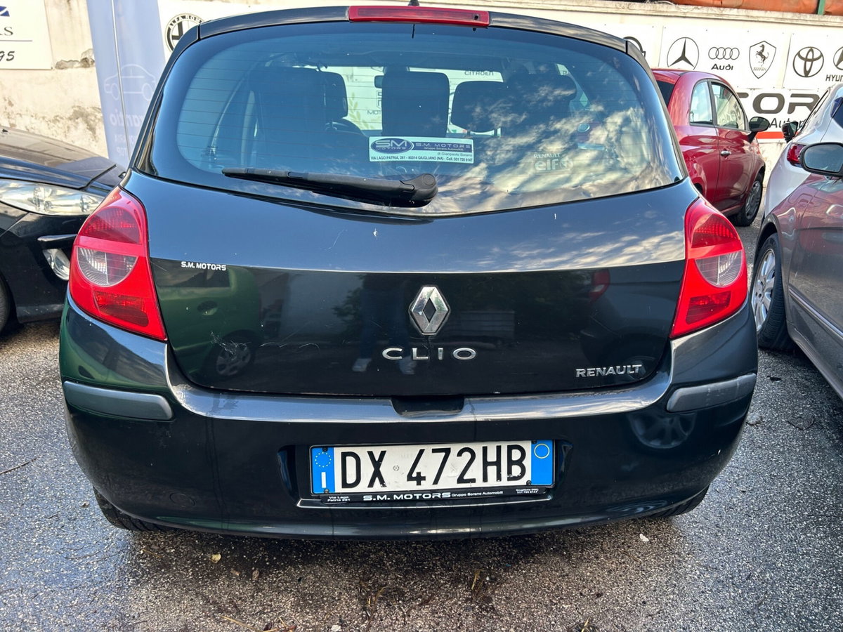 Renault Clio 1.5 dCi 85CV 5 porte Dynamique (8)