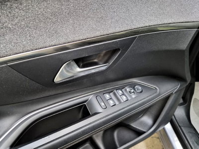 Peugeot 3008 PureTech Turbo 130 S&S Allure Pack (11)