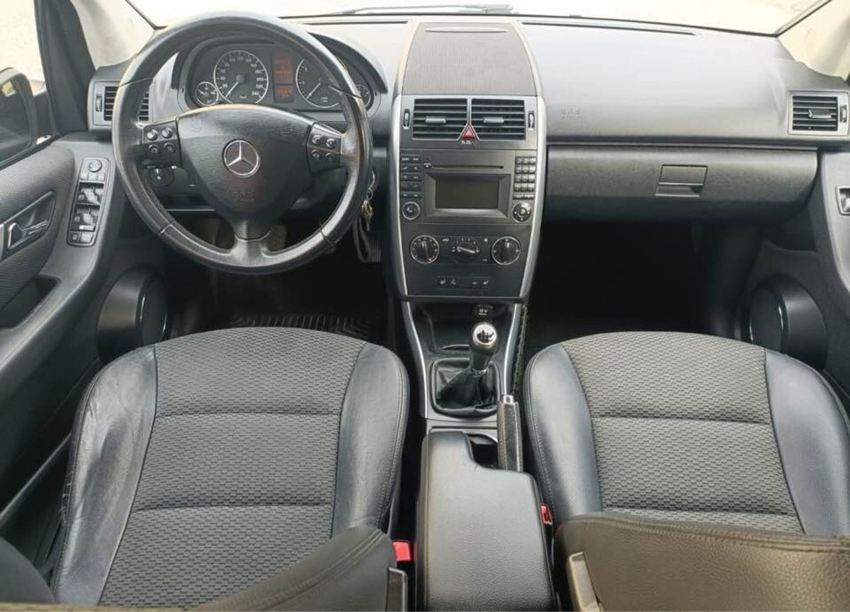 Mercedes-Benz Classe A 160 AUTOMATIC Avantgarde (7)