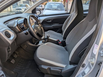 Toyota Aygo Connect 1.0 VVT-i 72 CV 5 porte x-cool (11)