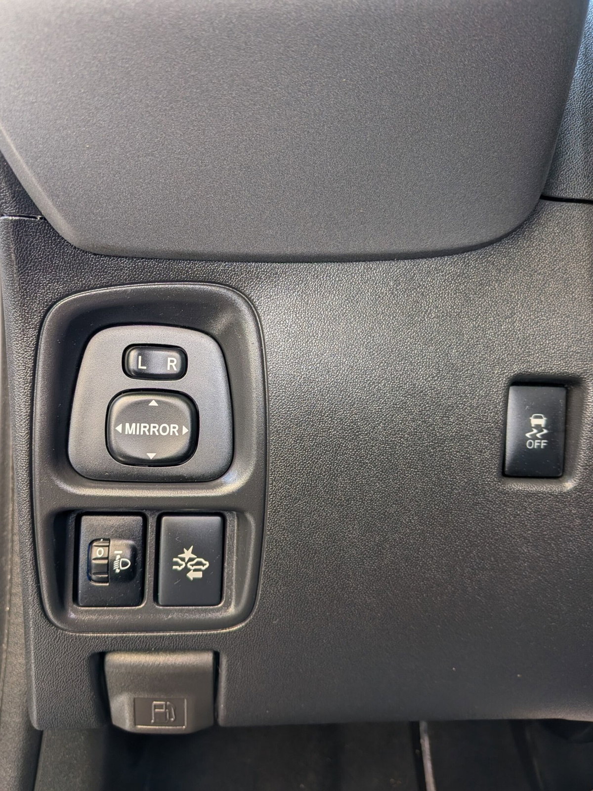 Toyota Aygo Connect 1.0 VVT-i 72 CV 5 porte x-cool (13)