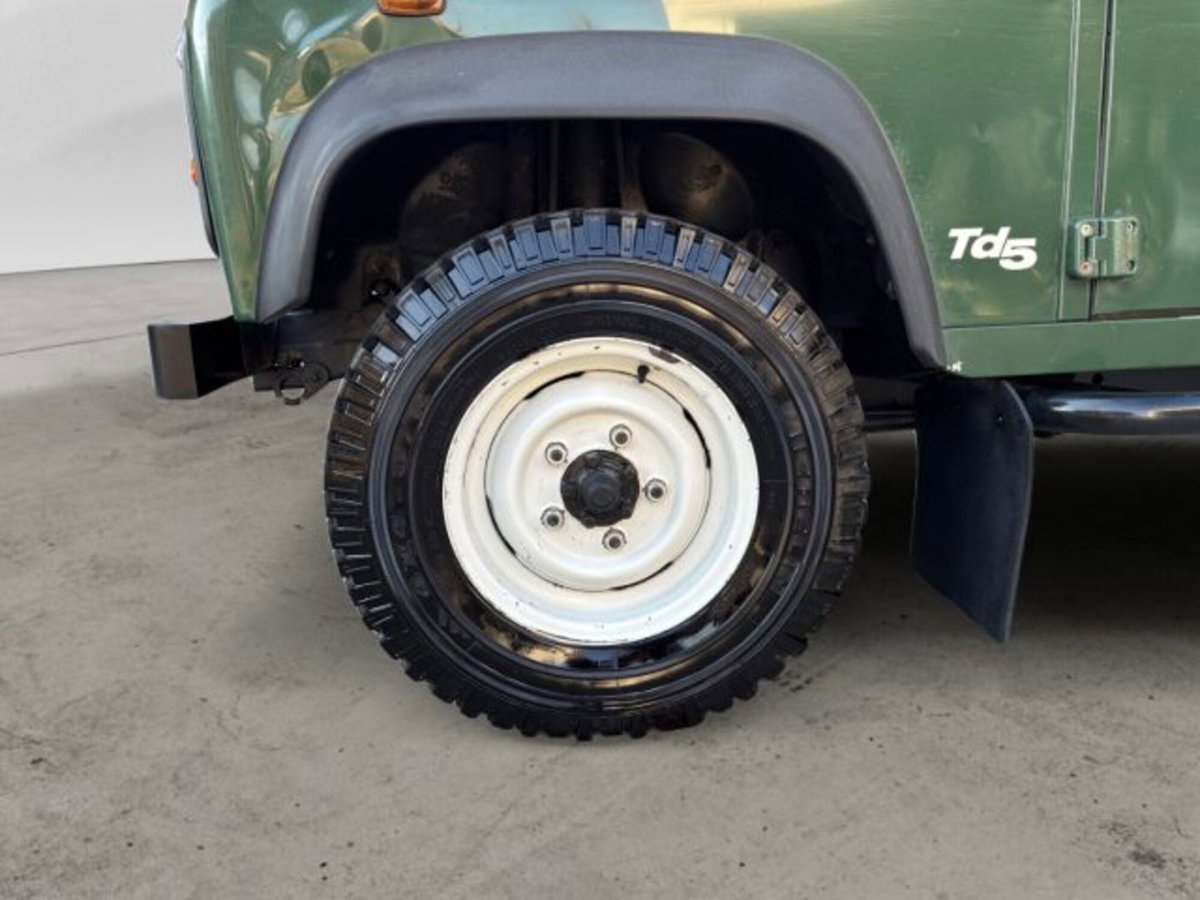 Land Rover Defender 90 2.5 Td5 Station Wagon SE (8)
