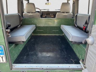 Land Rover Defender 90 2.5 Td5 Station Wagon SE (9)