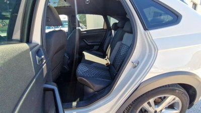 Volkswagen Taigo 1.0 TSI 110 CV DSG R-Line (17)