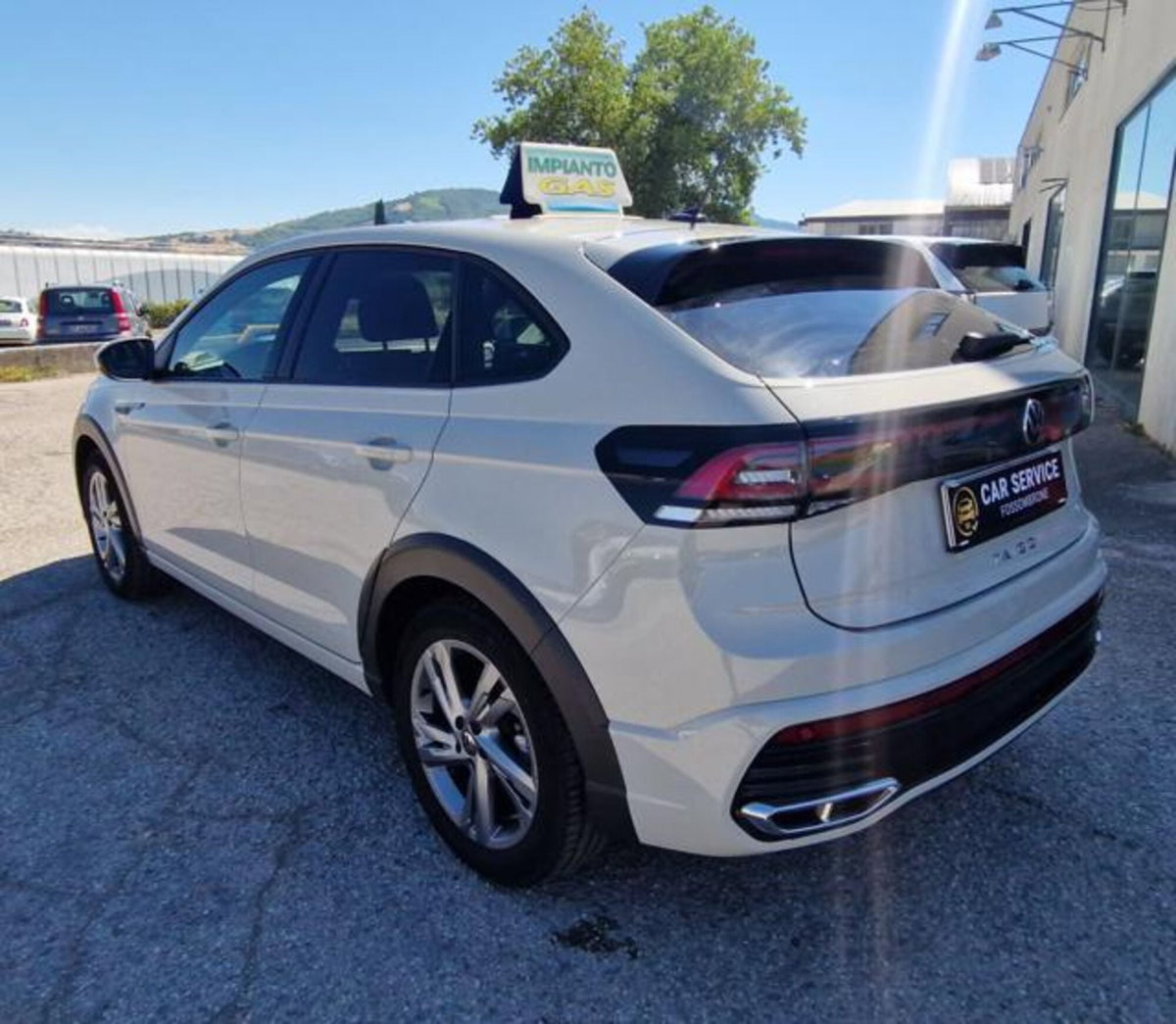 Volkswagen Taigo 1.0 TSI 110 CV DSG R-Line (3)