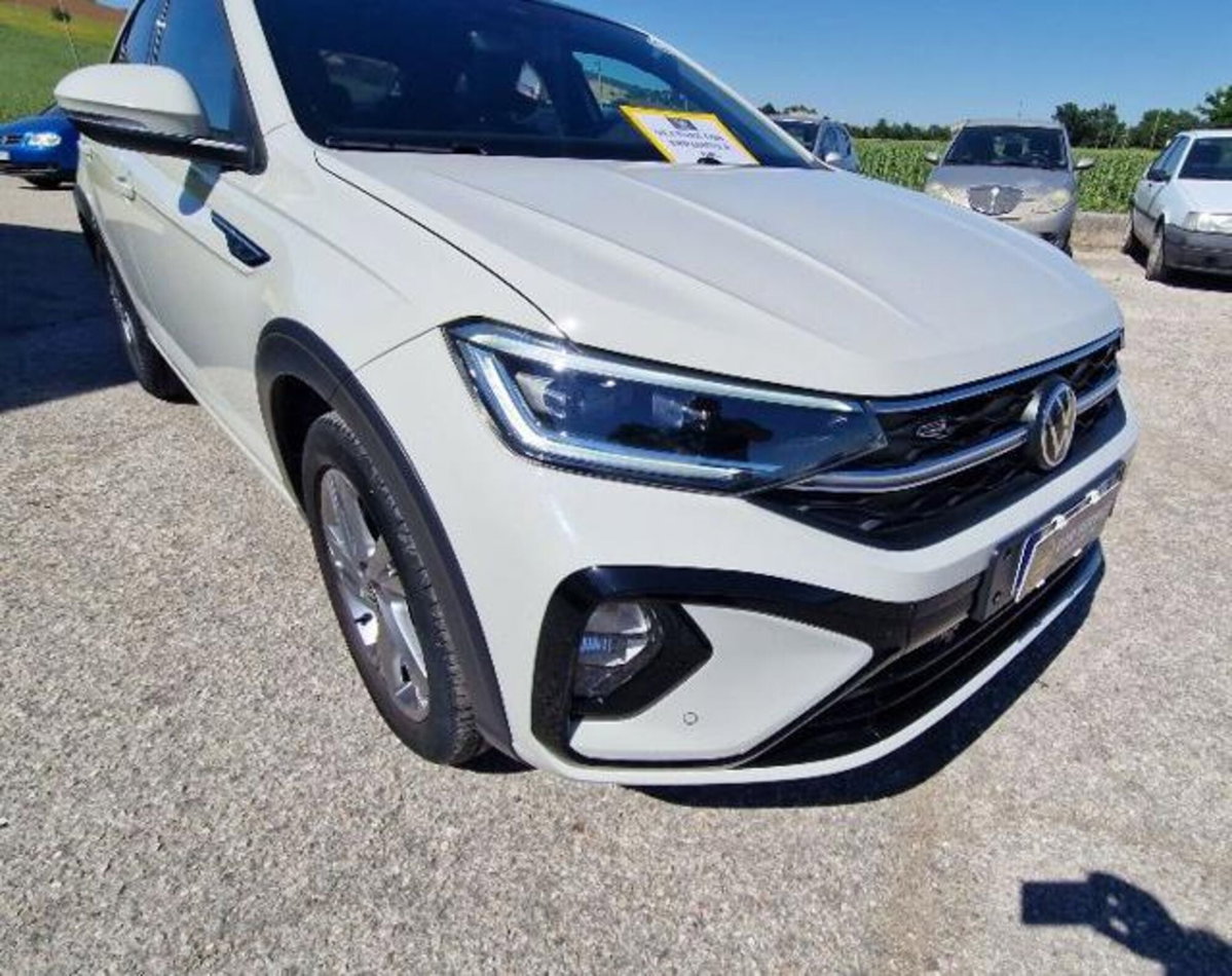 Volkswagen Taigo 1.0 TSI 110 CV DSG R-Line (9)