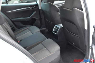 Skoda Octavia Station Wagon 2.0 TDI EVO SCR 150 CV DSG 4x4 Wagon Scout (13)