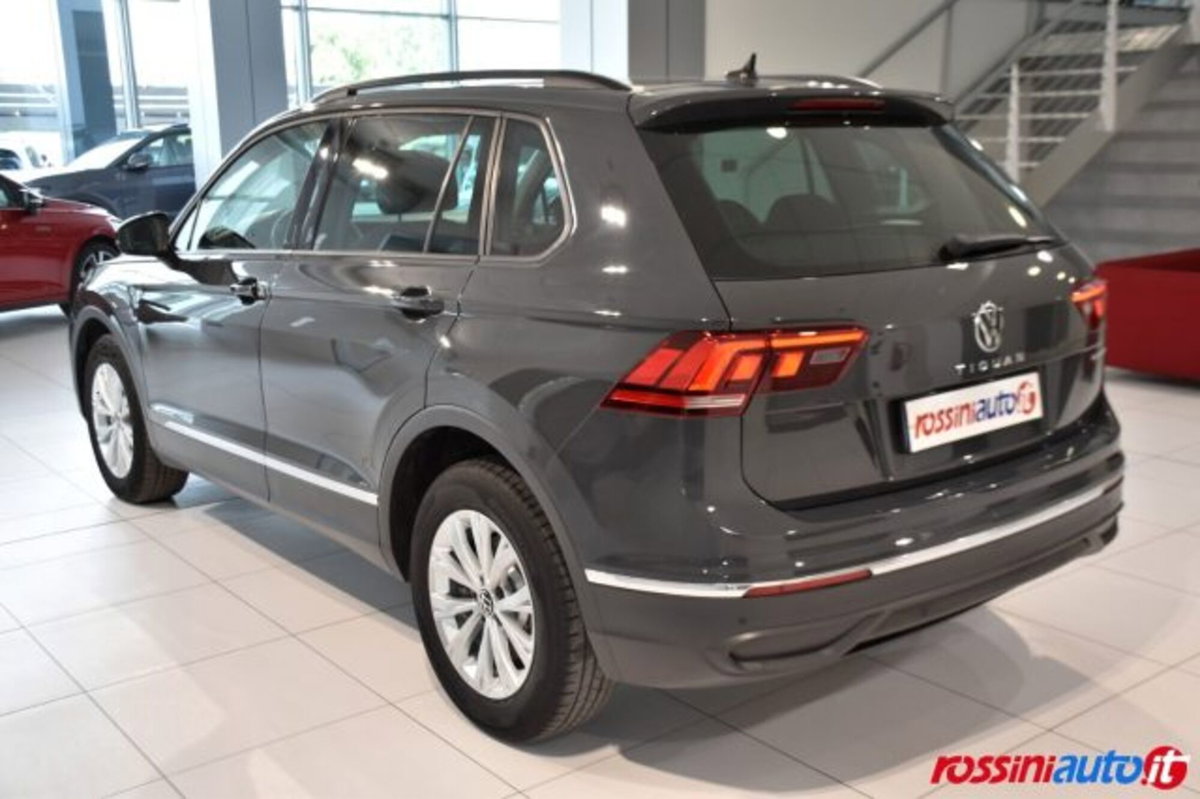 Volkswagen Tiguan 1.4 TSI 150 CV DSG Executive ACT BlueMotion Tech. (3)