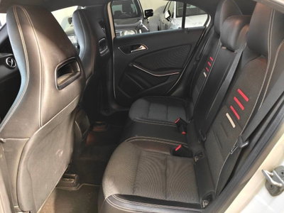 Mercedes-Benz Classe A 180 d Premium (15)