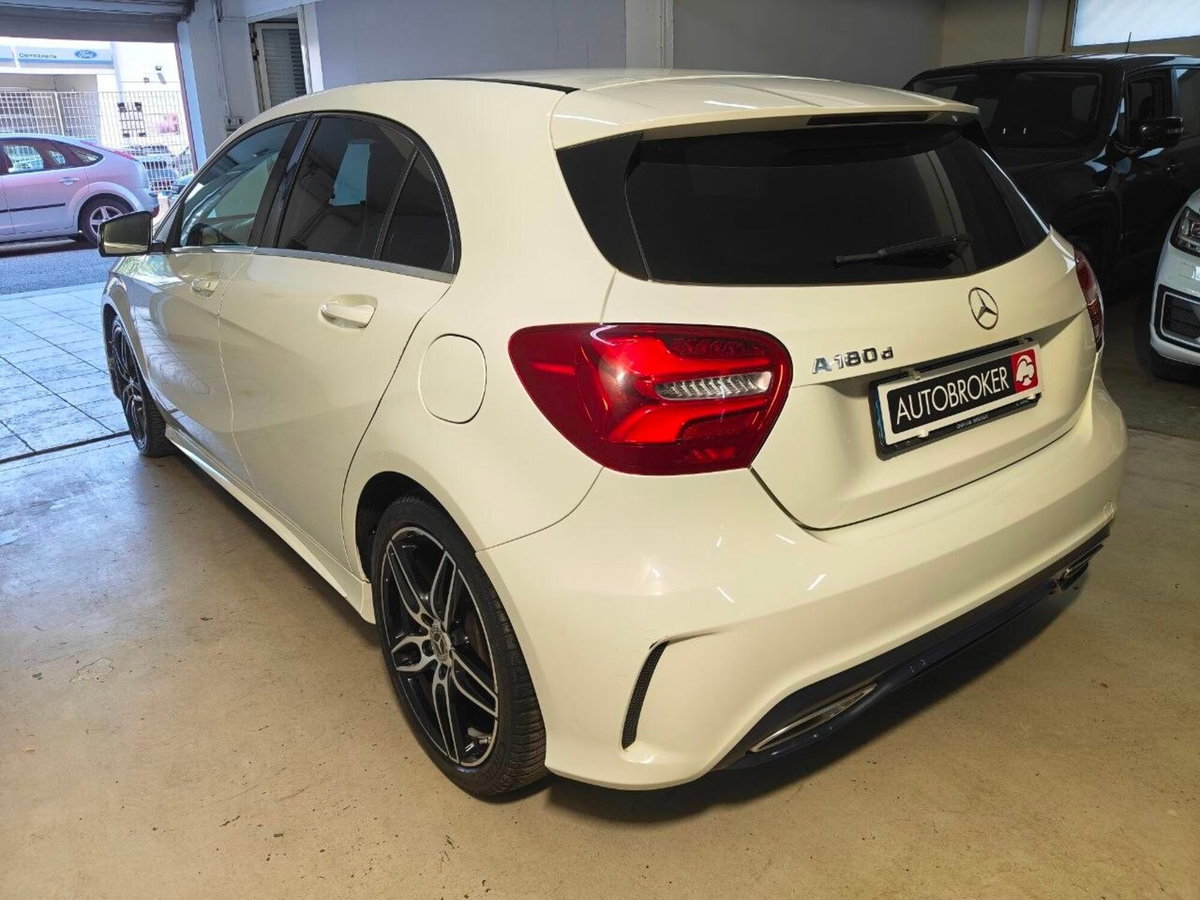 Mercedes-Benz Classe A 180 d Premium (4)