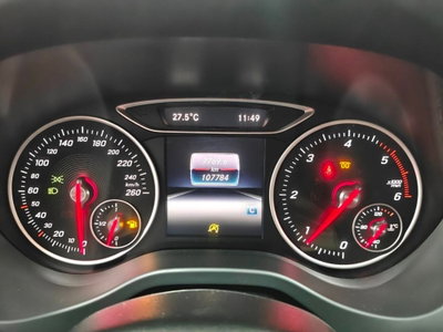 Mercedes-Benz Classe A 180 d Premium (8)