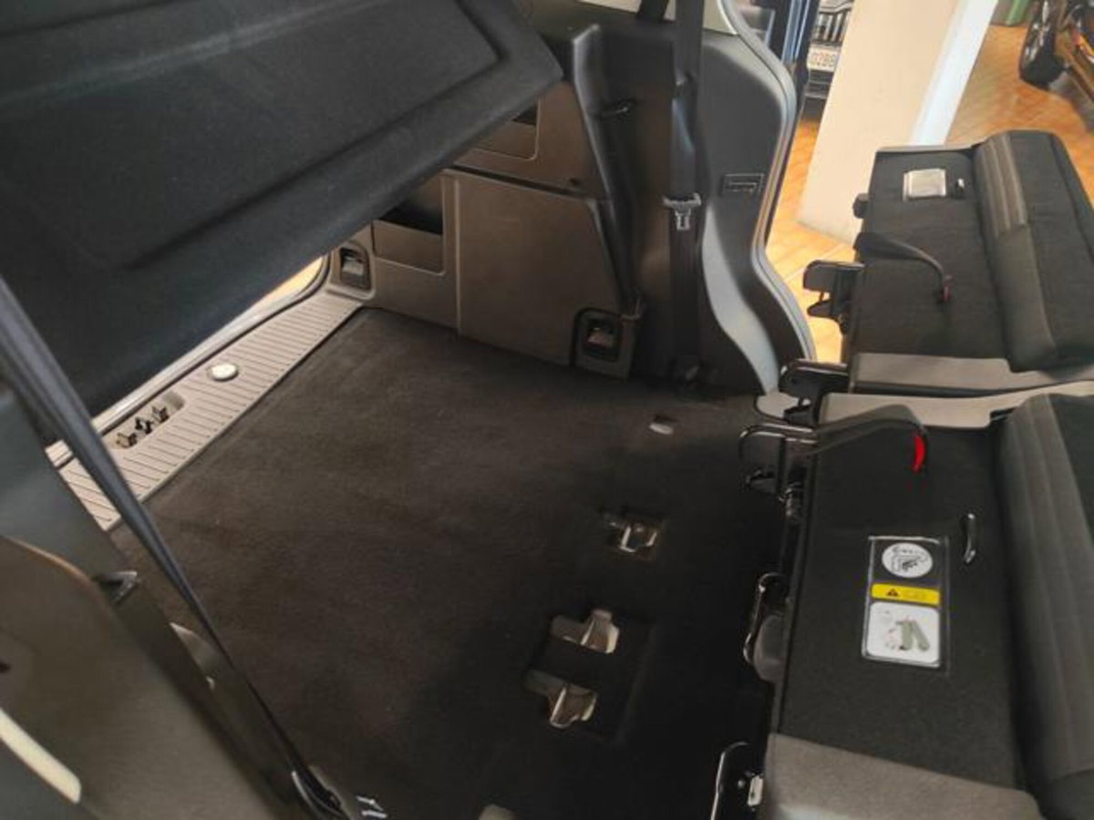 Ford Tourneo Courier 1.5 TDCI 100 CV Sport (15)