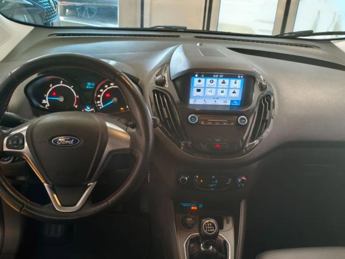 Ford Tourneo Courier 1.5 TDCI 100 CV Sport (17)