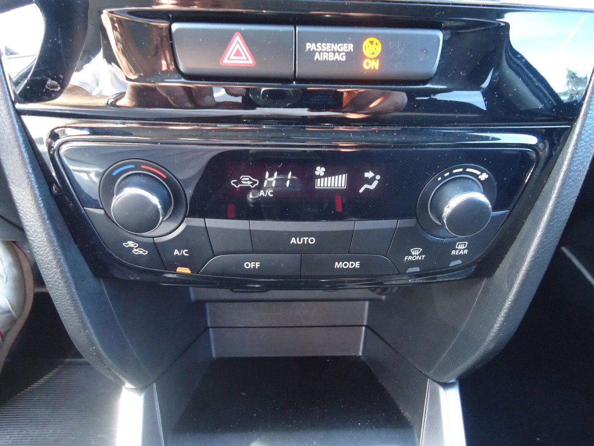 Suzuki Vitara 1.0 Boosterjet Cool (15)